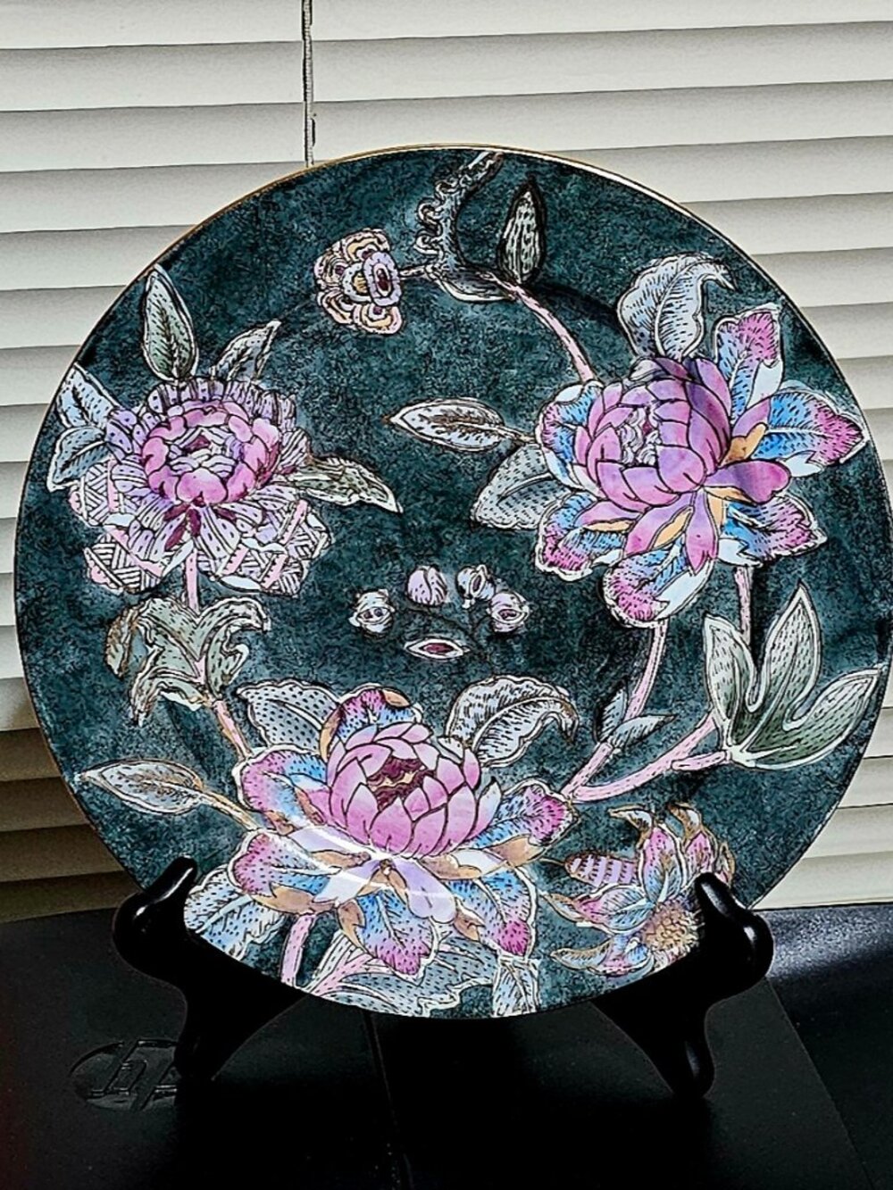 Vintage TOYO Round Green Ceramic Decorative 10" Plate with Pink Lotus Flower